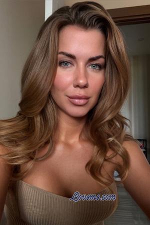 Ladies of Chernivtsi